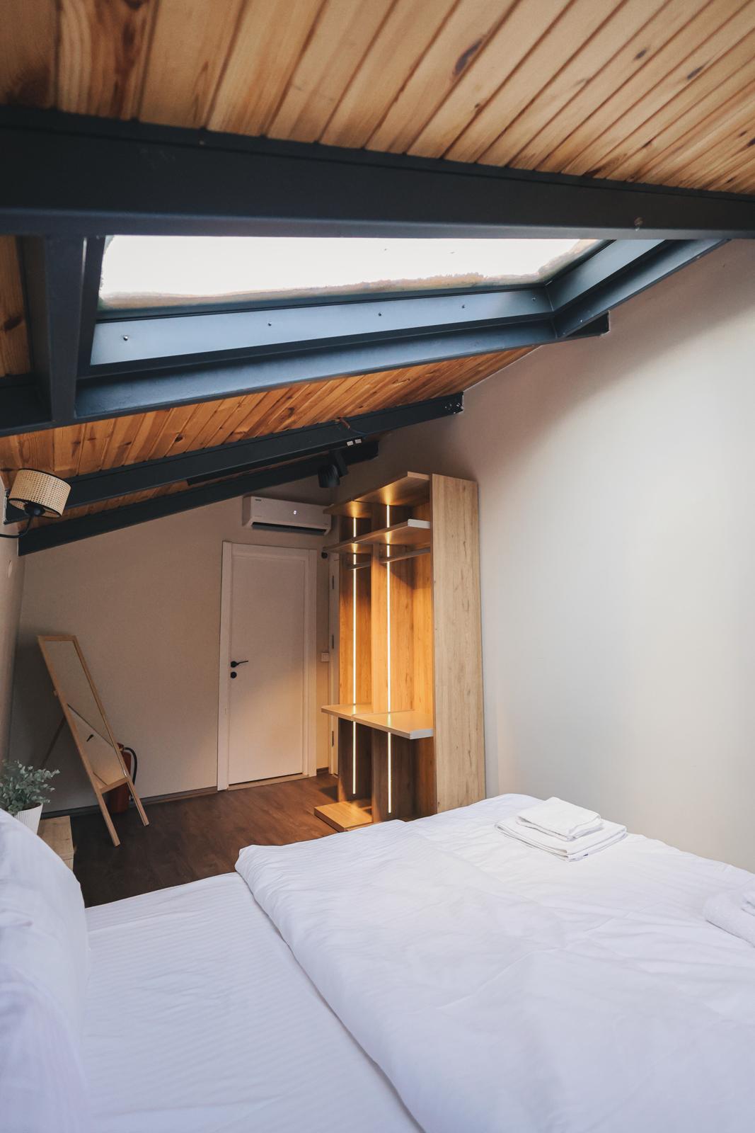 Velora Delüxe- Cosmos